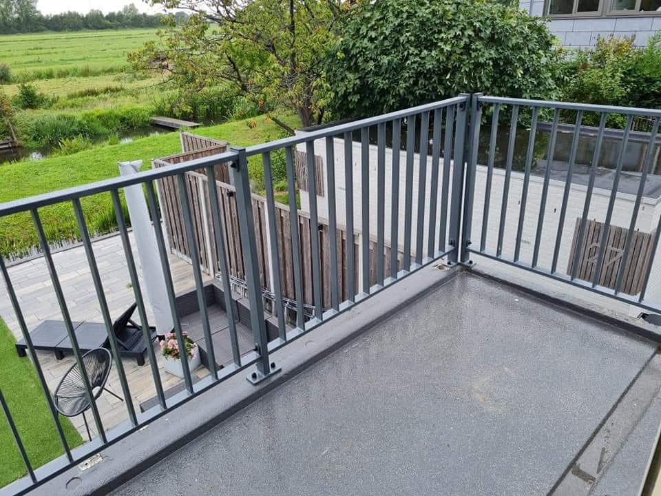 Stijlvolle & Duurzame Balkonhekwerken – Alles Onder Eén Dak!