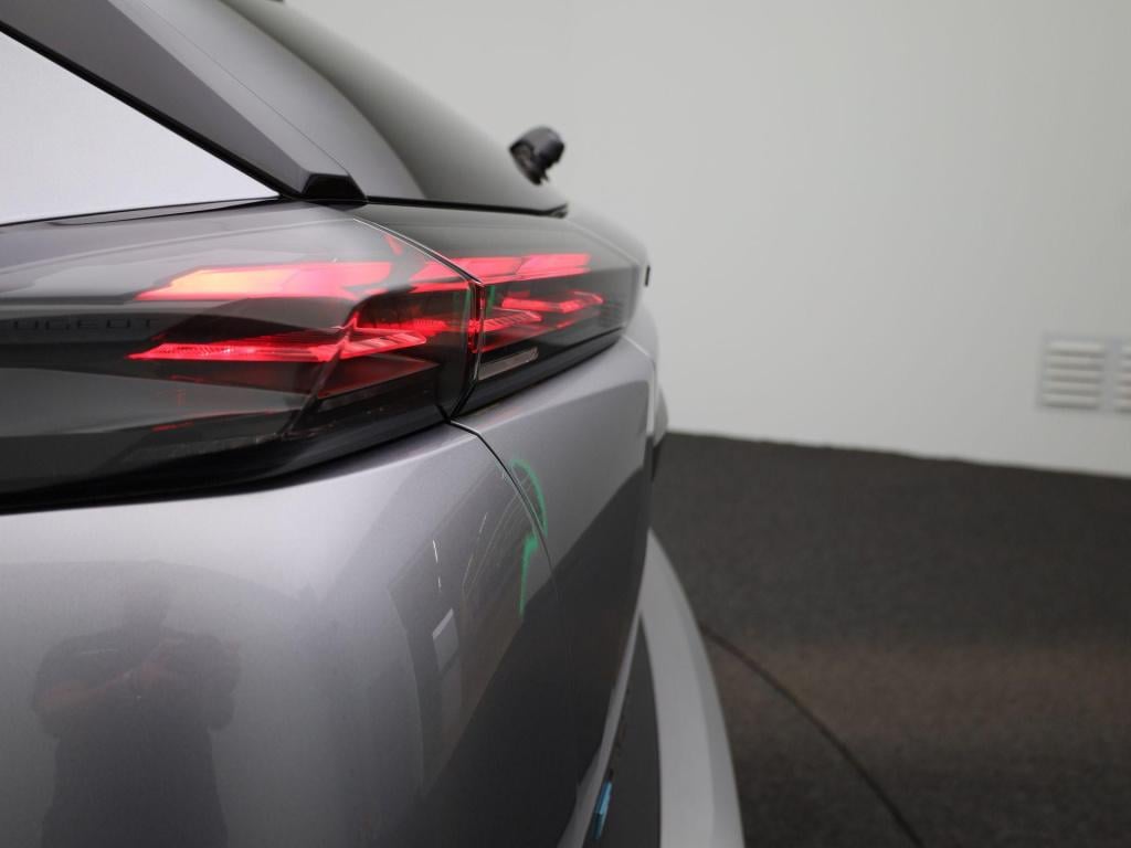 Peugeot E-2008 ev allure 54 kwh | automaat | climate control | virtual cock