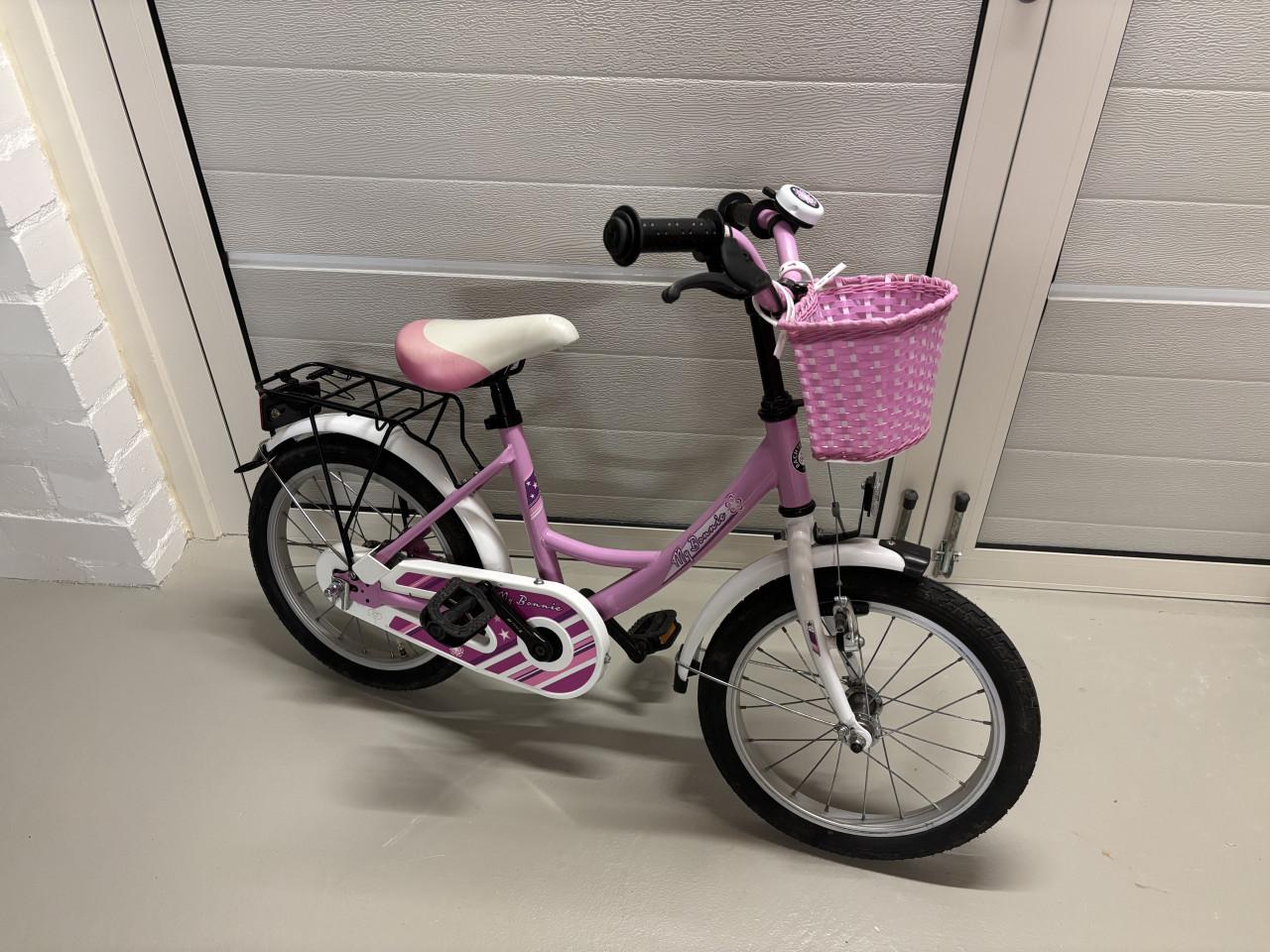 Mooie meisjesfiets 16 inch voor de leeftijd van 4-6 jaar.