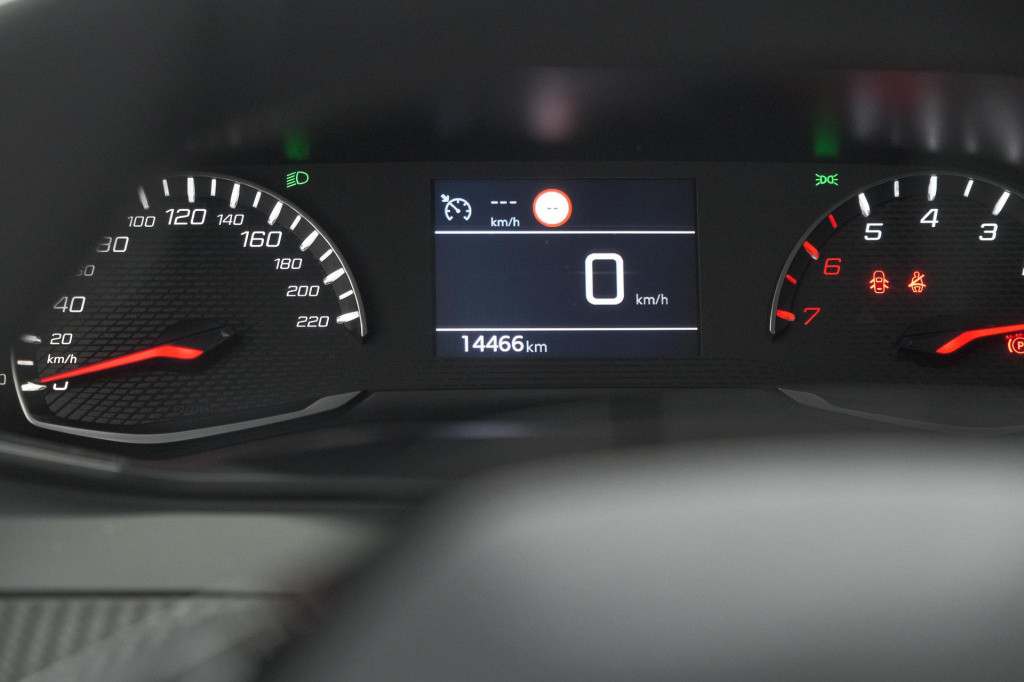 Peugeot 208 puretech 100 allure pack | camera | apple carplay | stoelverwar
