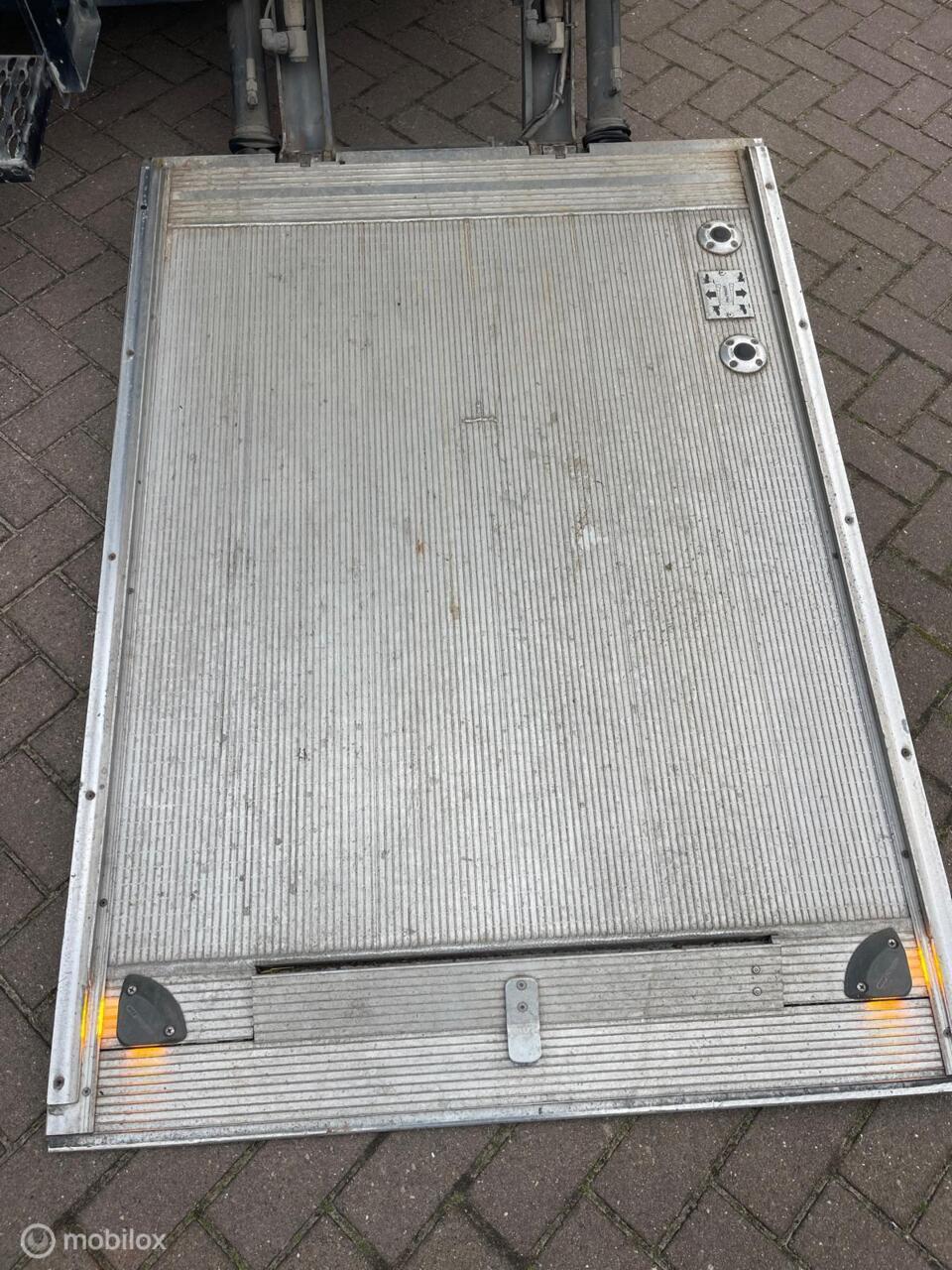 Mercedes-Benz Sprinter 5-t vrachtwagen/chassis bloemenwagen