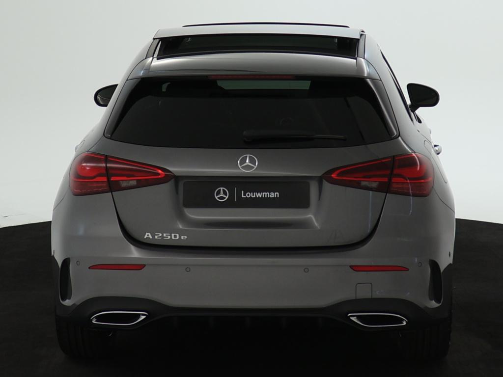 Mercedes-Benz A-Klasse 250 e business solution amg | nightpakket | parkeerp