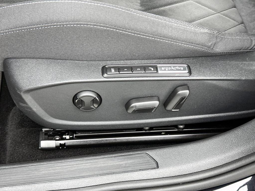 Volkswagen Golf 1.4 ehybrid style | lage km stand! | navigatie | apple carp