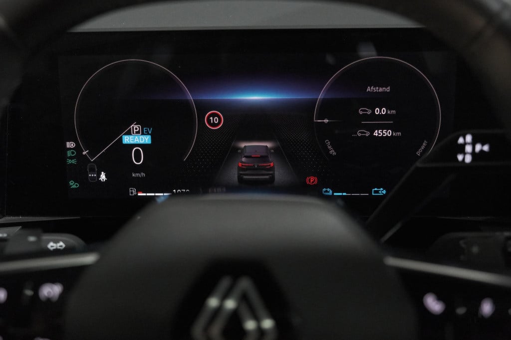 Renault Austral 1.2 e-tech full hybrid 200 techno | panoramadak | 360 camer