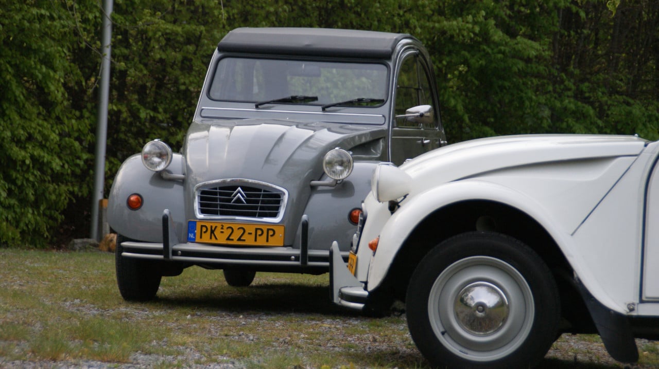 Rijd deze zomer stijlvol door Zeeland in een 2CV!