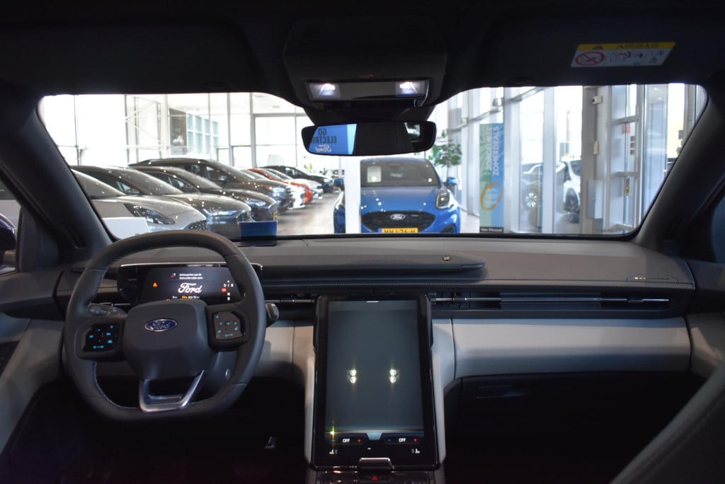 Ford Explorer premium extended range rwd 77 kwh | showroom voorraad | €3000