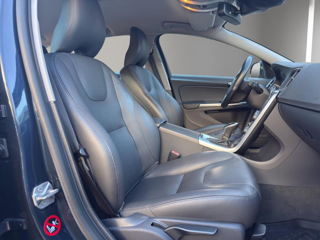 Volvo V60 2.4 d6 awd plug-in hybrid summum stoelverwarming