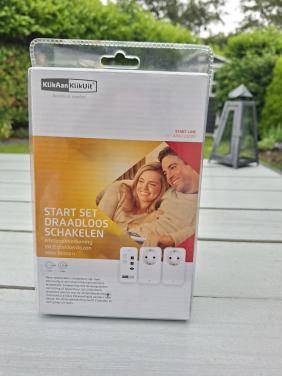 Nieuw in verpakking 2 draadloze schakelaars met afstandbediening