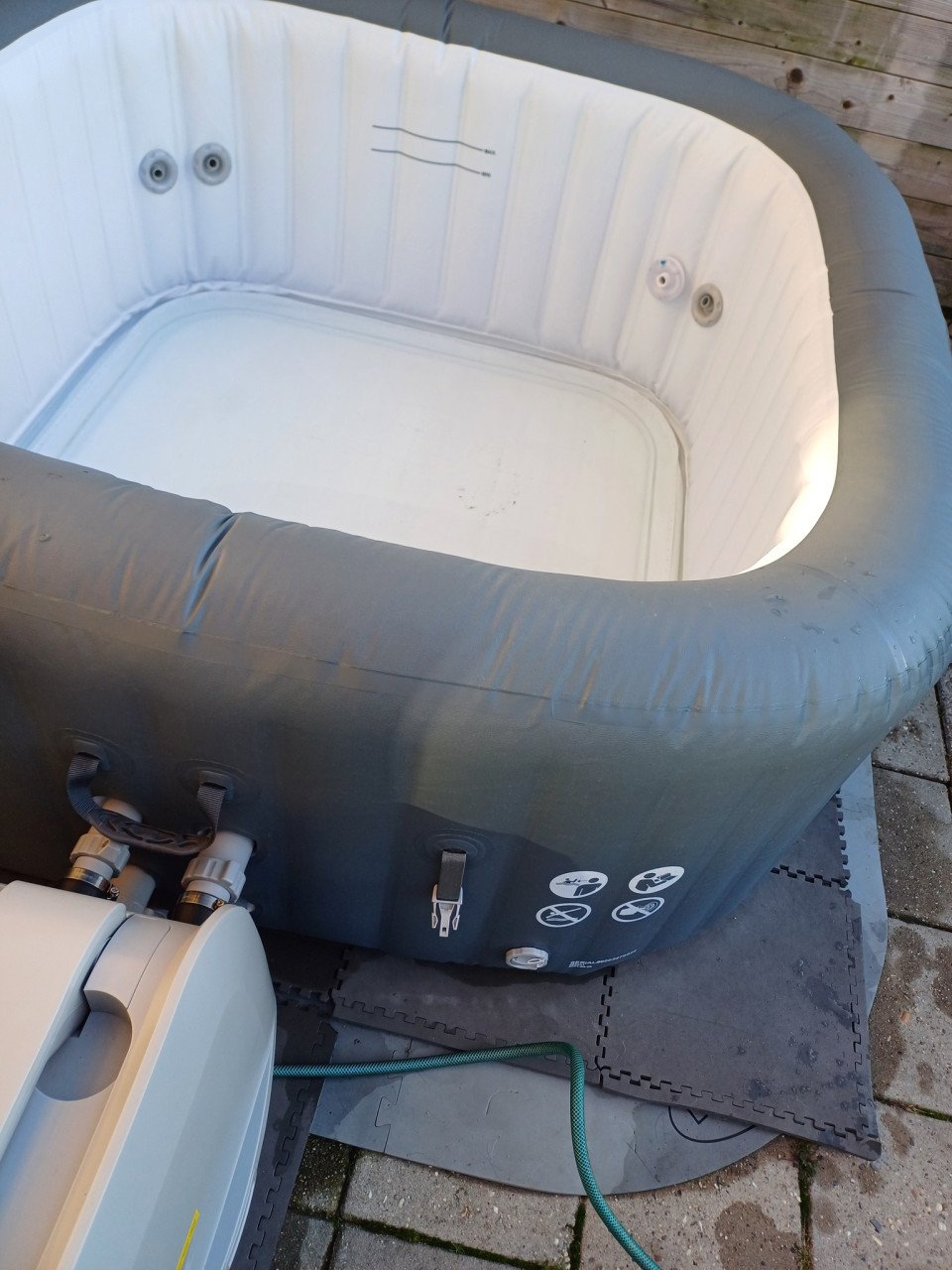 Bestway Spa Hawaii als nieuw inclusief toebehoren