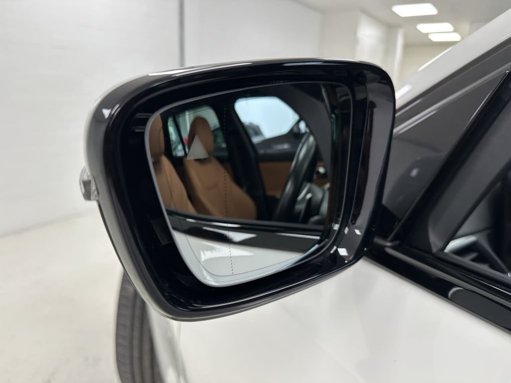 BMW 3-serie touring 330e xdrive m-sport | panoramadak | cognac | head-up-di