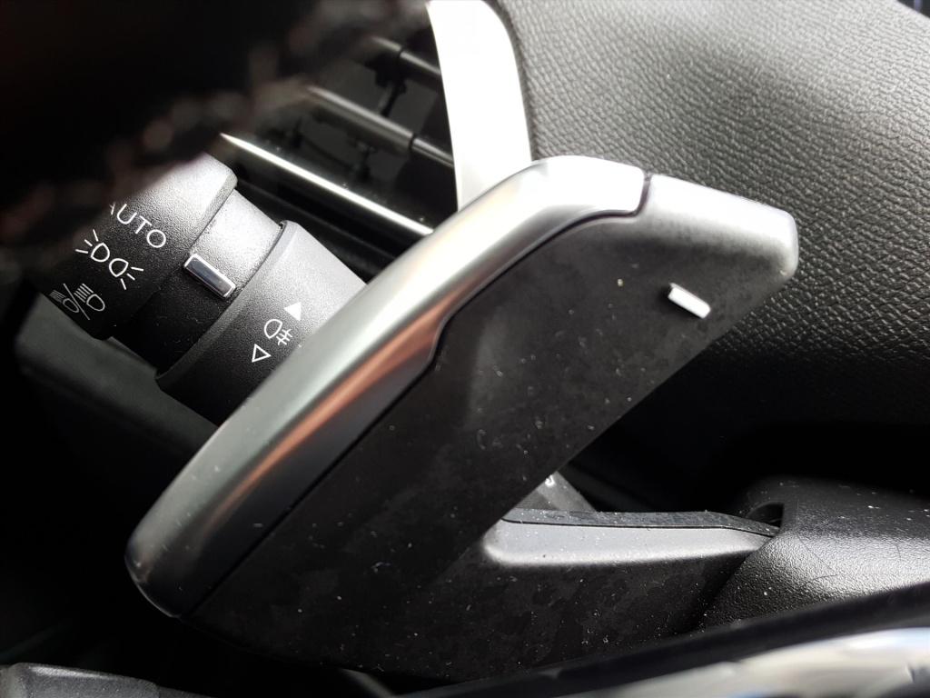 Peugeot 3008 allure 1.2-130pk automaat (eat8) apple carplay & android auto 