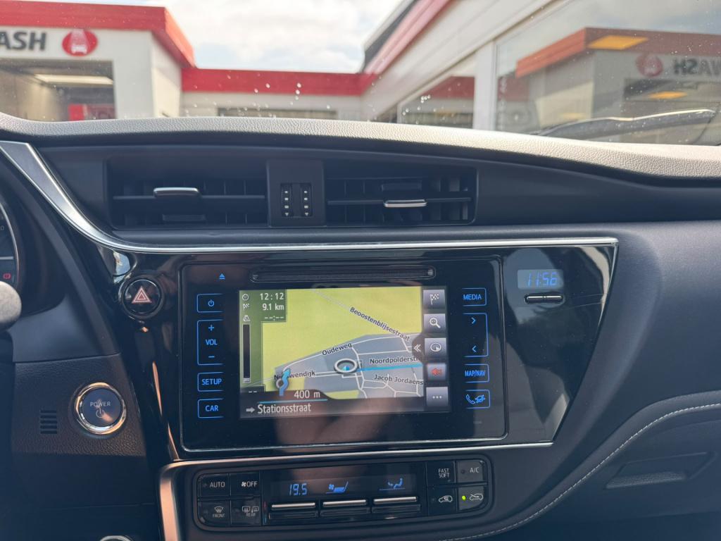 Toyota Auris touring sports 1.8 hybrid lease