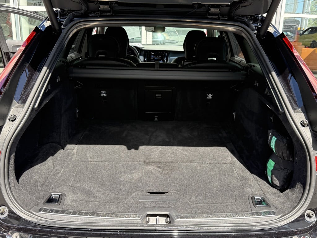 Volvo V90 t6 340pk recharge r-design| panodak| adap.cruise| 360camera| tre