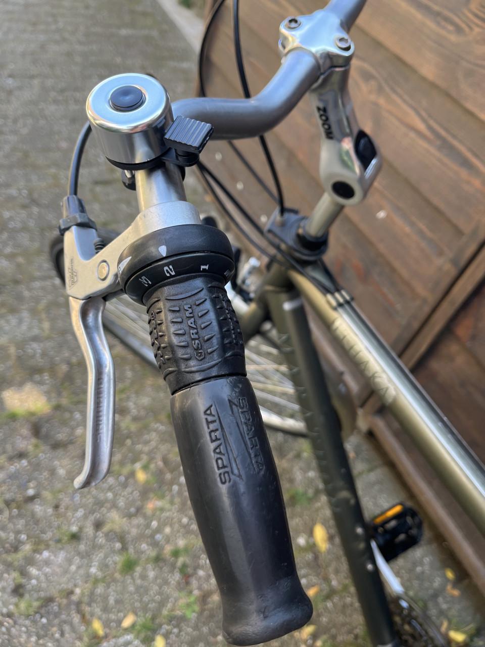 Herenfiets Sportfiets Sparta Marathon 21 versn. Velgrem, verlichting.