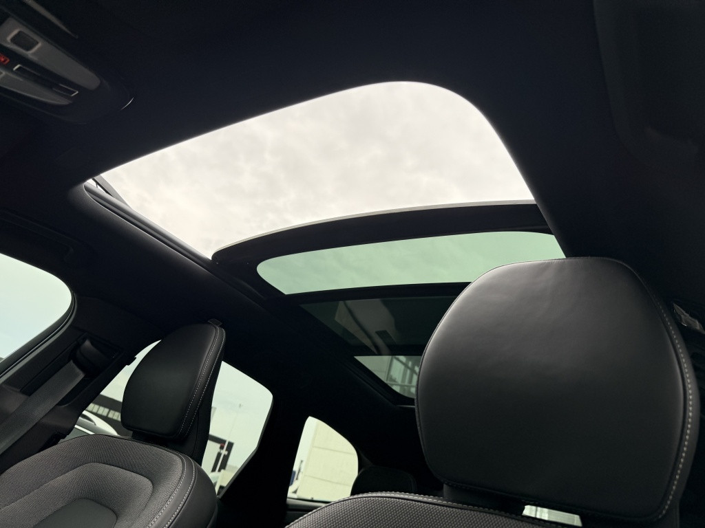 Volvo XC60 t6 398pk recharge black edition ultra dark full options !