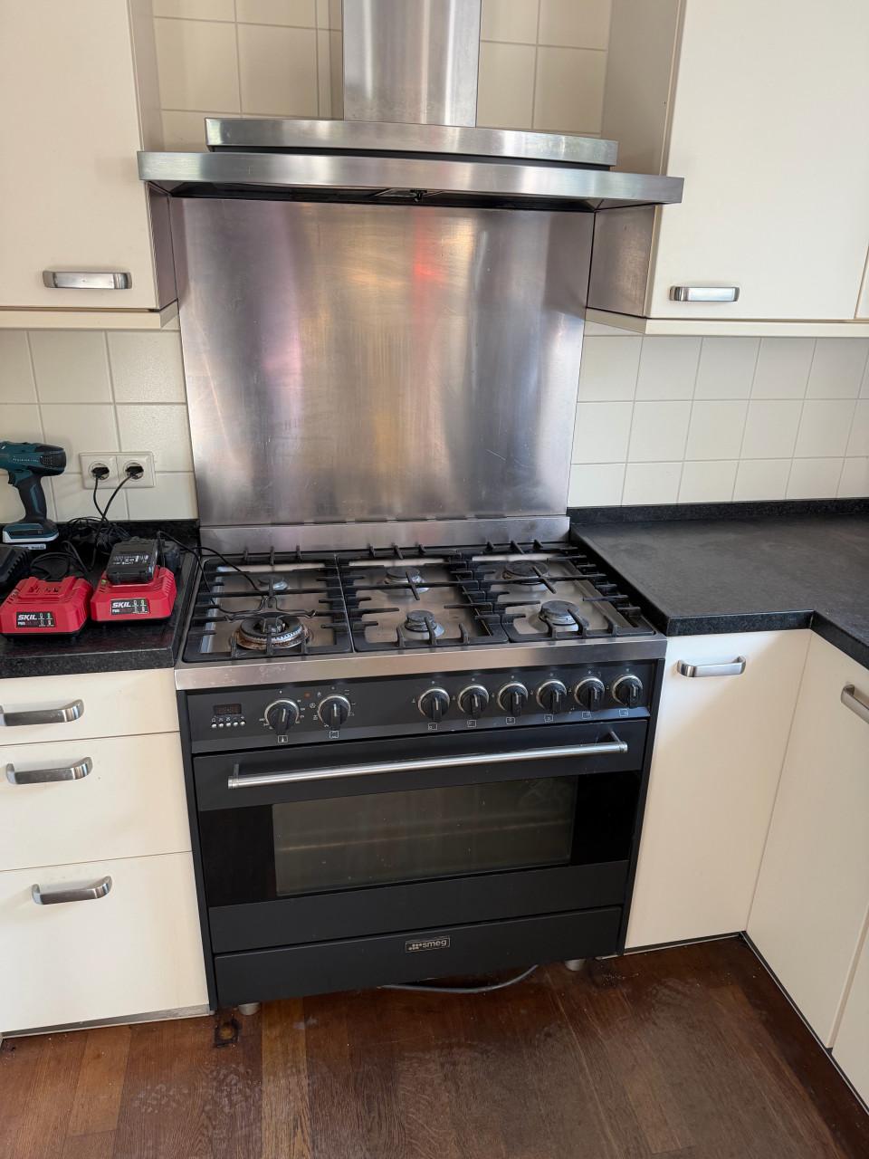 Smeg oven/ gasfornuis - Kleur zwart/zilver