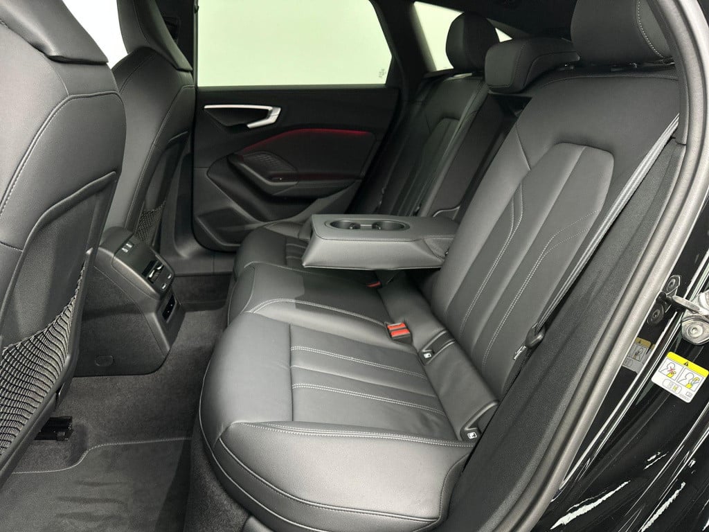 Audi A5 avant s edition 2.0 tfsi e 220 kw / 299 pk avant 7 versn