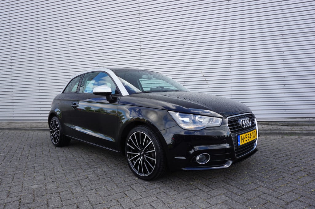 Audi A1 1.4 tfsi attraction airco / navi / parkeers. / elektr. ramen