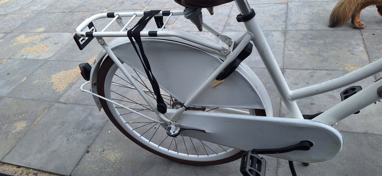 Leuke witte opoe fiets