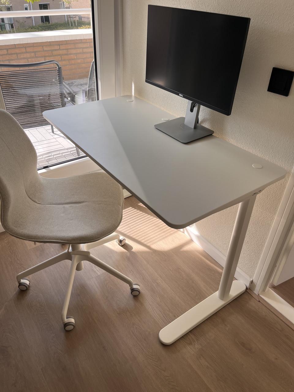 IKEA wit bureau 117x60cm
