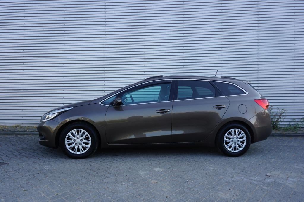 Kia Cee'd sportswagon 1.6 gdi businessline climate / navi / cruise / camera