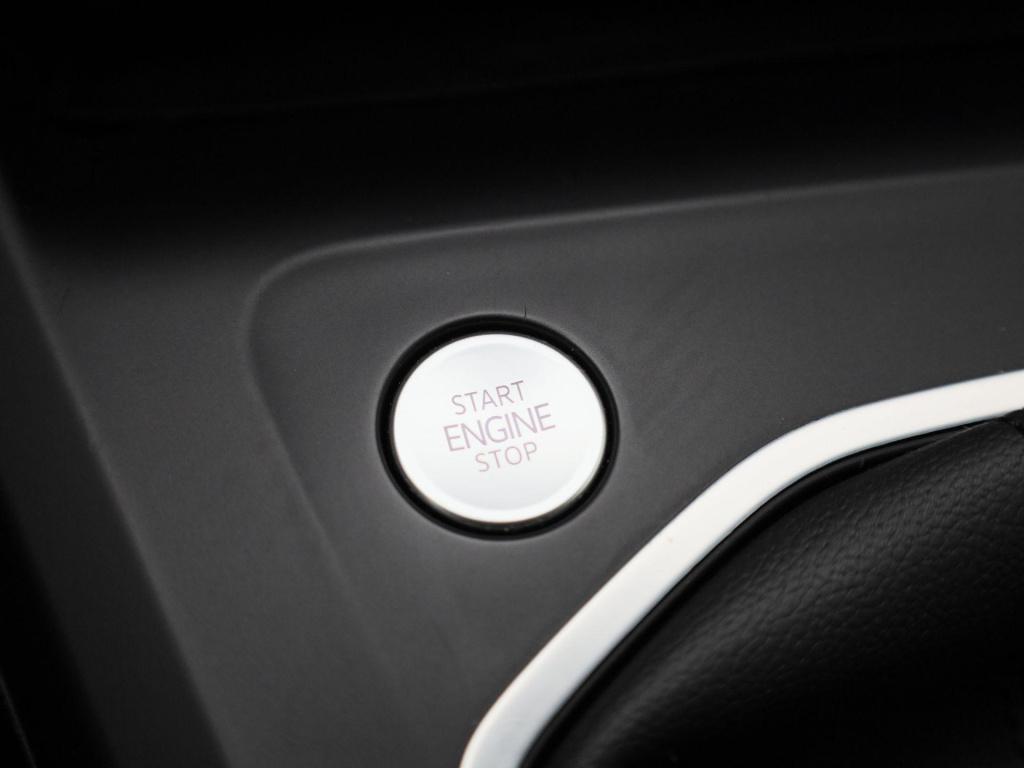 Volkswagen Golf 1.0 tsi life | navigatie | apple carplay / android auto | c