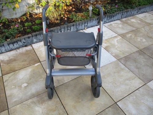 Zgan Active Access opvouwbare lichtgewicht rollator van de ANWB