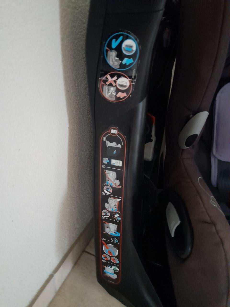 Autostoel Maxi - cosi  Axiss  (DRAAIBAAR) 9 / 18 kg ( in goede nette staat