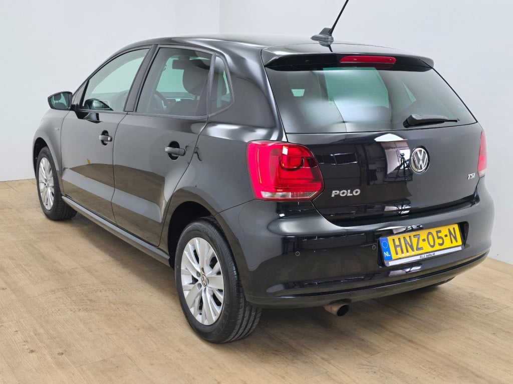 Volkswagen Polo occasion 1.2 tsi highline met parkeersensoren en 5 deurs zw