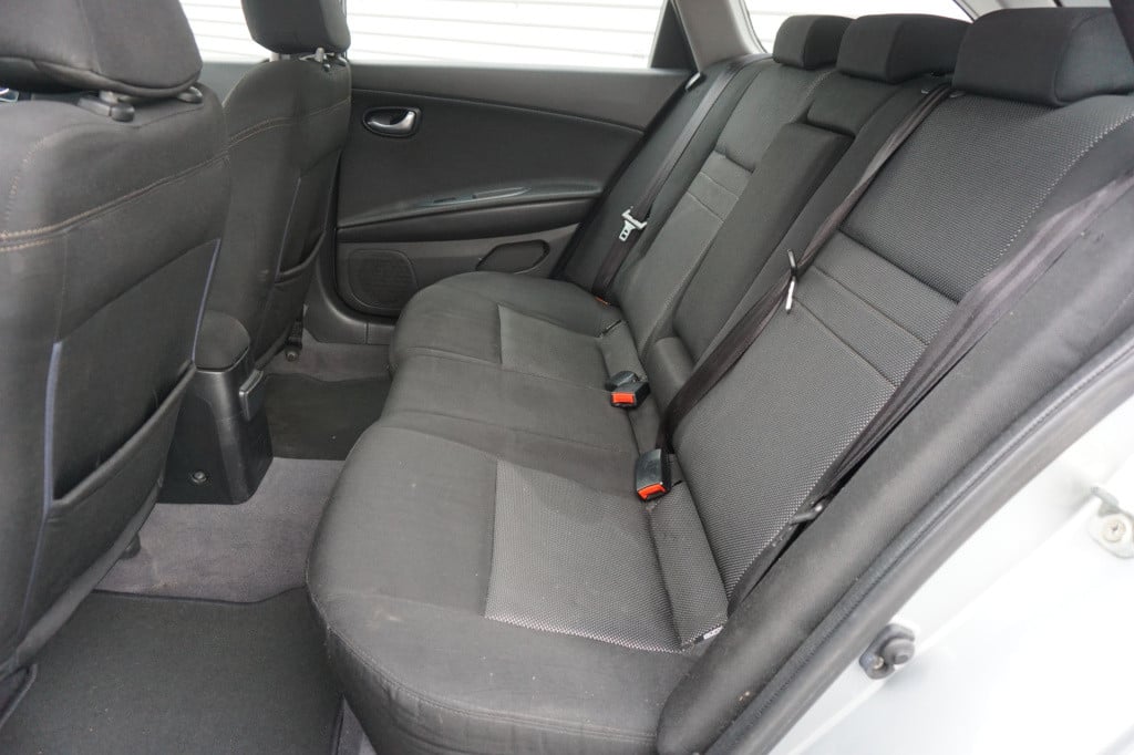 Nissan Primera estate 1.8 tekna airco / navi / elektr. ramen / camera / nap