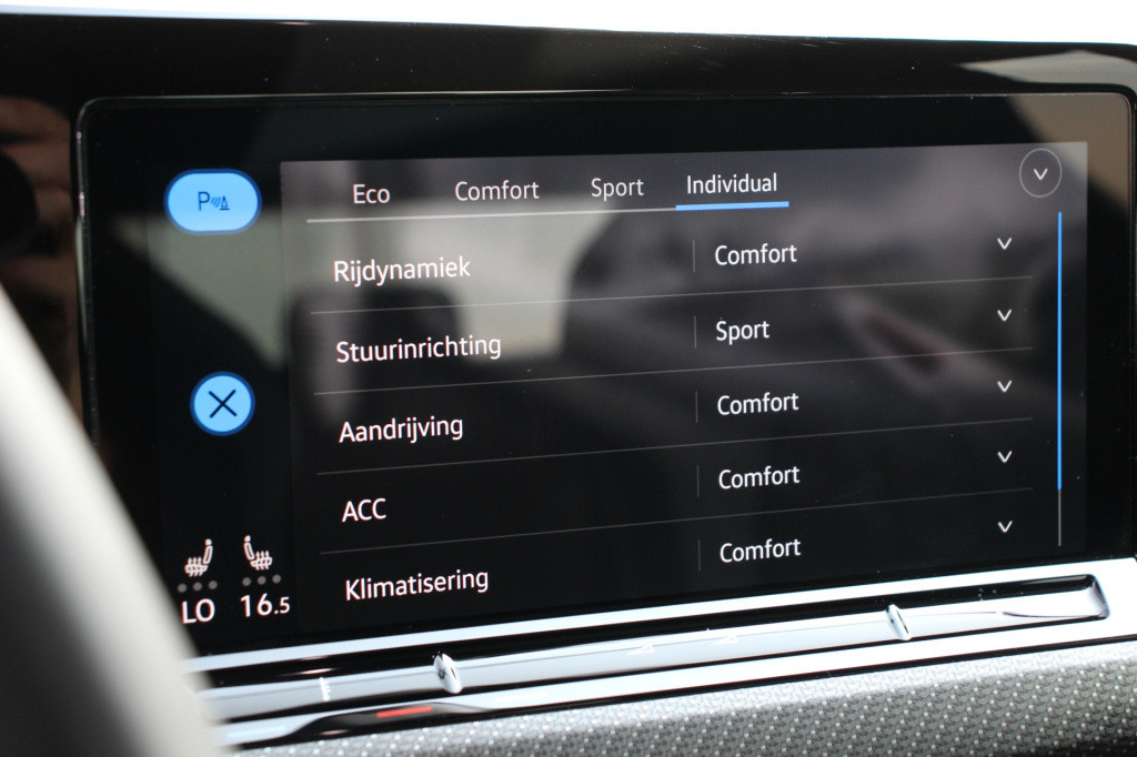 Volkswagen Golf 1.5 etsi r-line business | acc | pano. | camera | dab | sfe