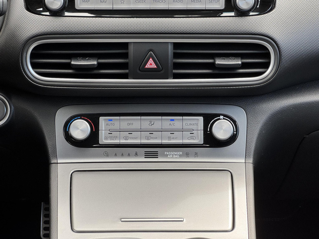 Hyundai Kona ev premium 64 kwh 3-fase lader | navigatie | stoelventilatie +
