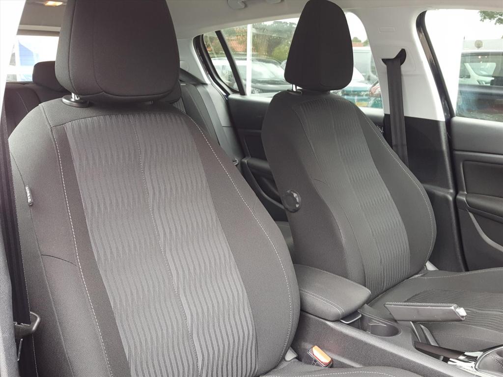 Peugeot 308 1.2 e-thp 110pk blue lease premium | navigatie | bt | cruise & 