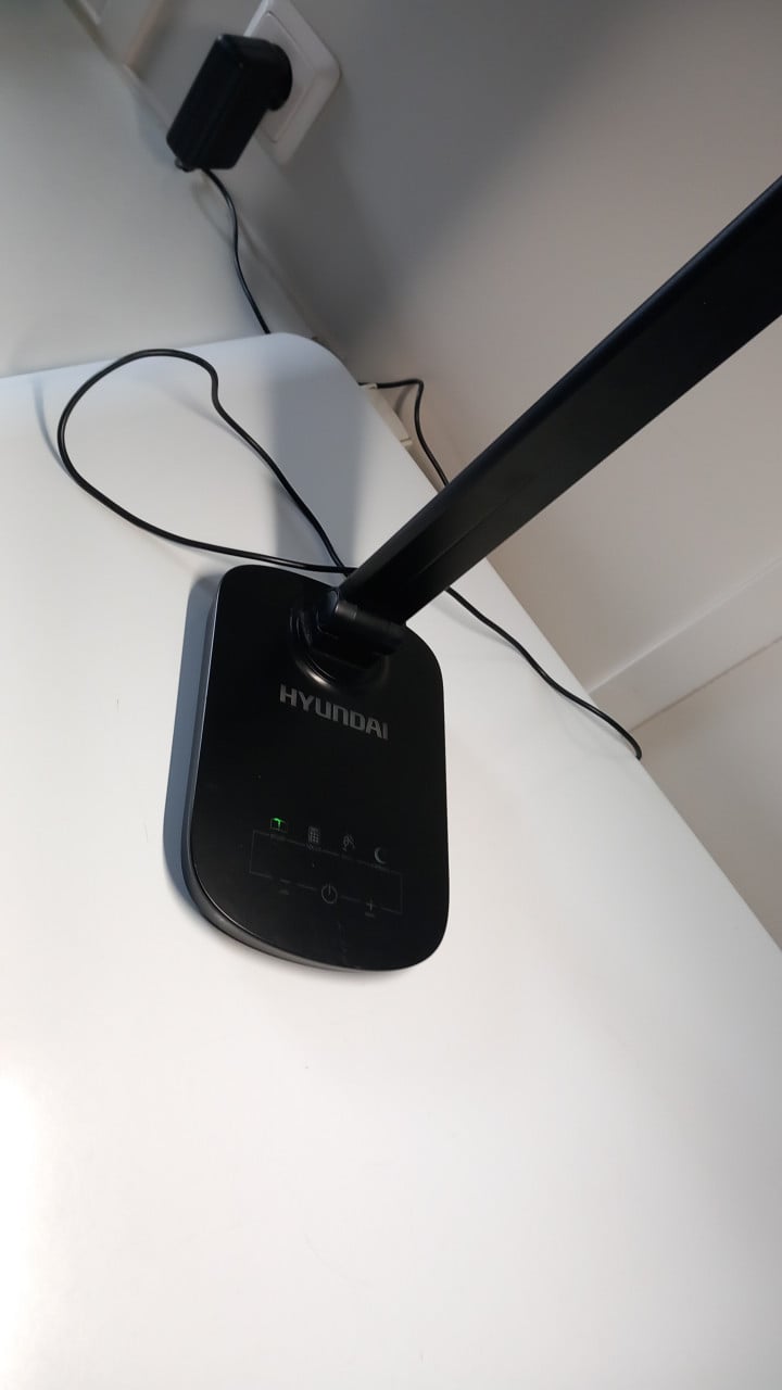 Hyundai Led Bureaulamp met USB oplader