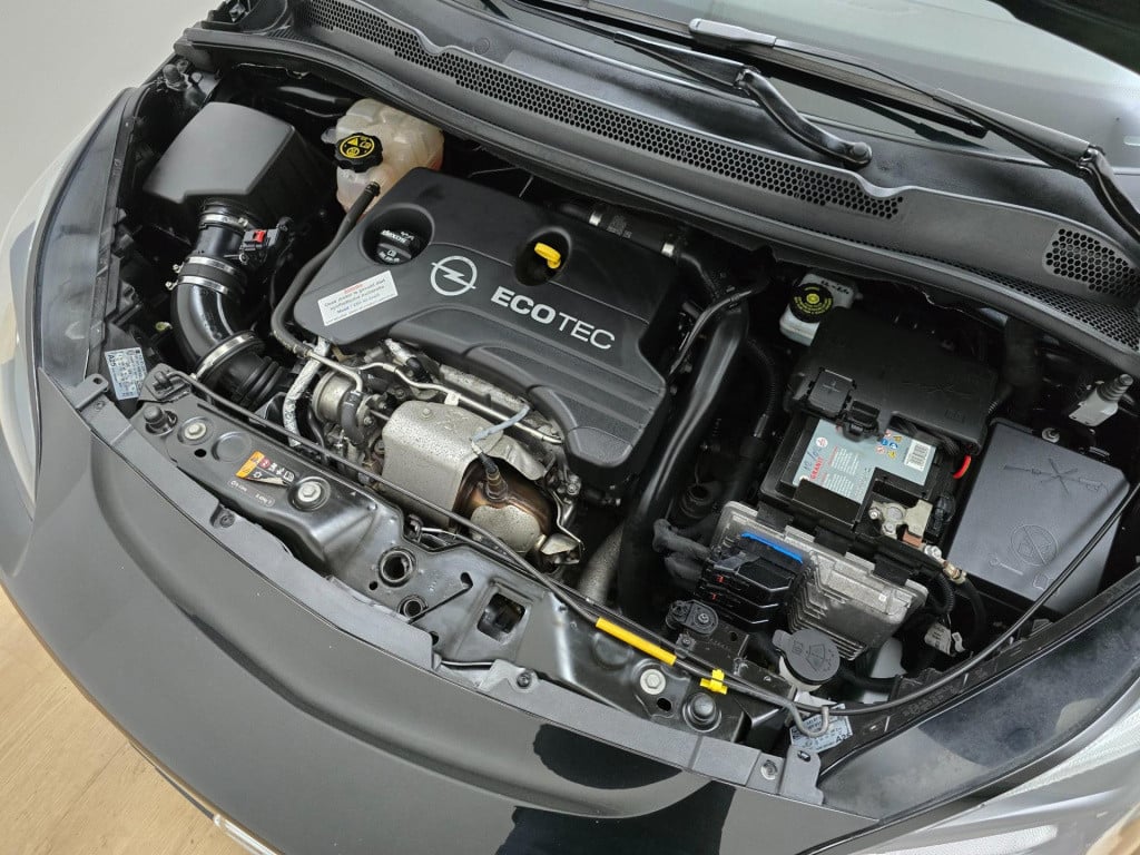 Opel Corsa occasion turbo business+ met carplay radio en cruisecontrol | tw