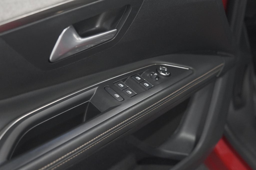 Peugeot 5008 puretech 130 eat8 gt | elektrische kofferklep | camera | adapt