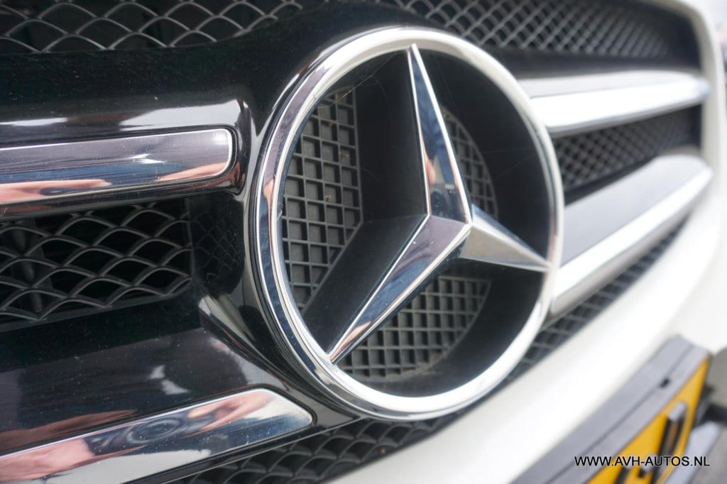 Mercedes-Benz Gla-klasse 180 business solution amg