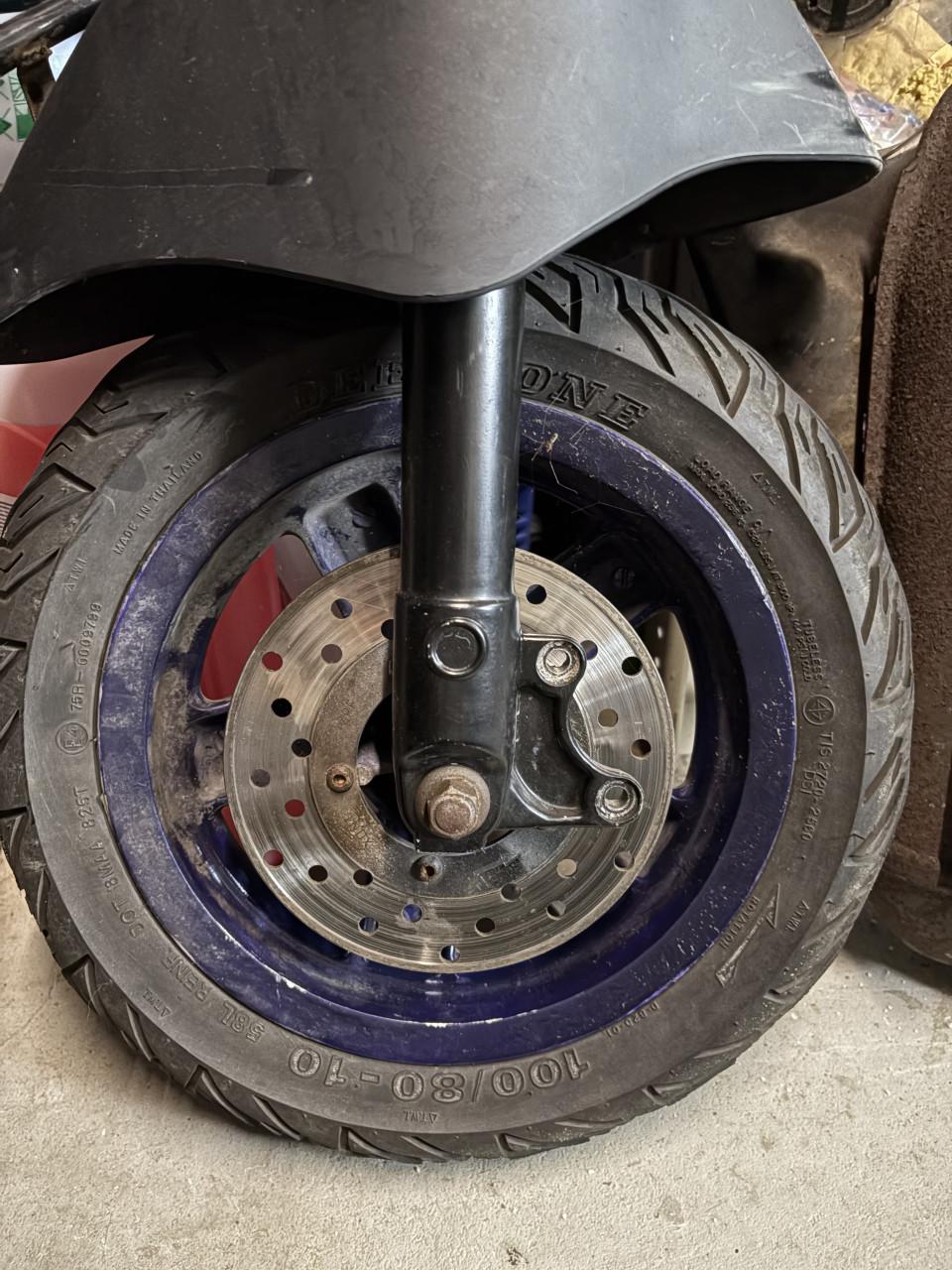Piaggio Zip paarse voorvelg