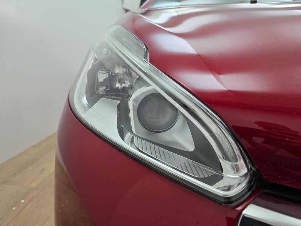 Peugeot 208 occasion met cruisecontrol en veel ruimte ook achterin | tweede