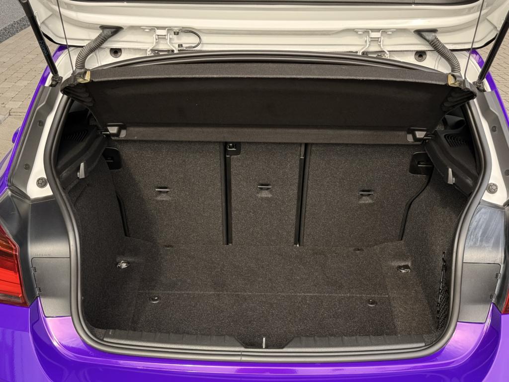 BMW 1 Serie m135i m-performance | schuifdak| navi | cruise | performance ui