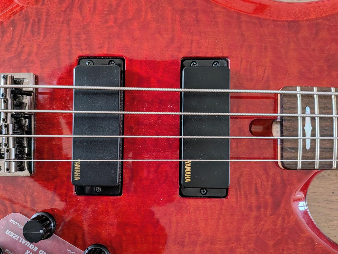 Yamaha TRB1004J  4-snarige elektrische basgitaar