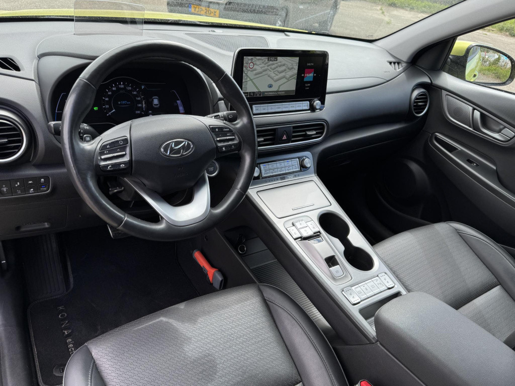 Hyundai Kona ev premium 64 kwh 3-fase lader | navigatie | stoelventilatie +