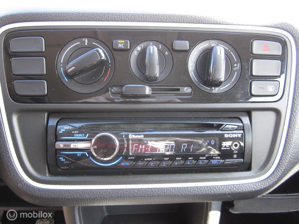 Volkswagen UP! 1.0 move up! airco/stuurbekr/nieuwe apk/nap/goedkoop rijden!