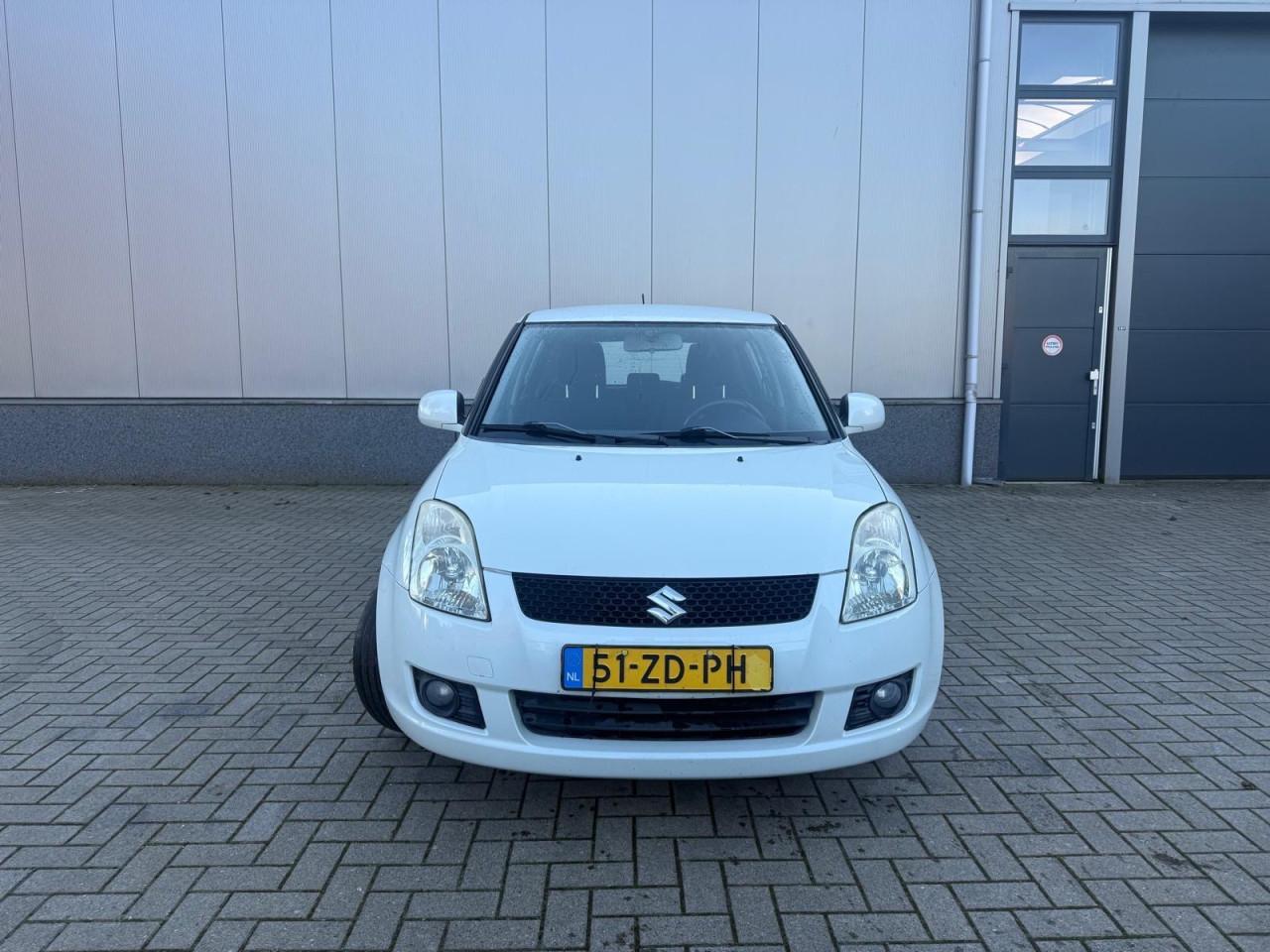Suzuki Swift 1.3Shogun Airco/camera/ jaar apk