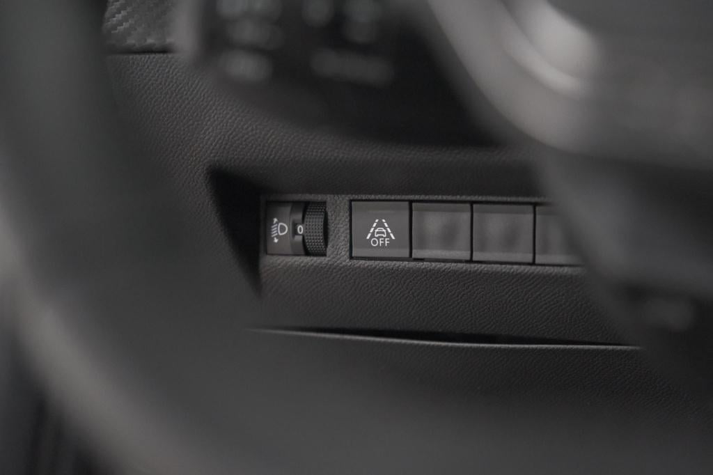 Peugeot 208 puretech 100 allure | navigatie | parkeersensoren | apple carpl