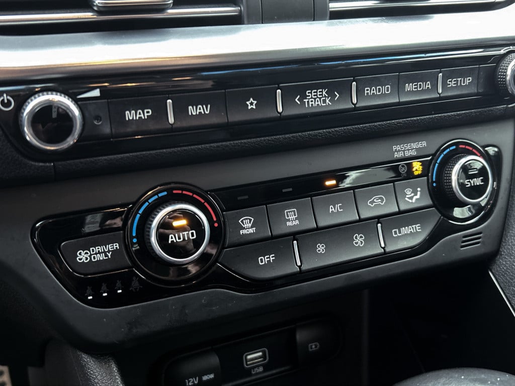 Kia Niro 1.6 gdi hybrid sportsline | trekhaak | 18 inch | half leder