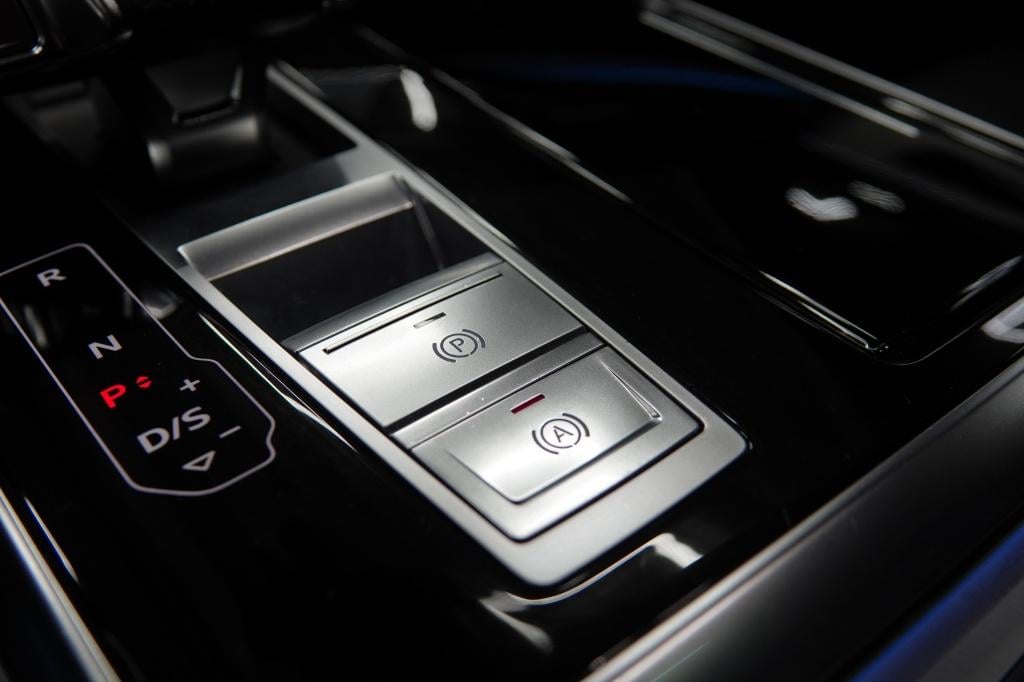 Audi Q8 55 tfsi quattro | rsq8 interieur | pano | acc | maxton |