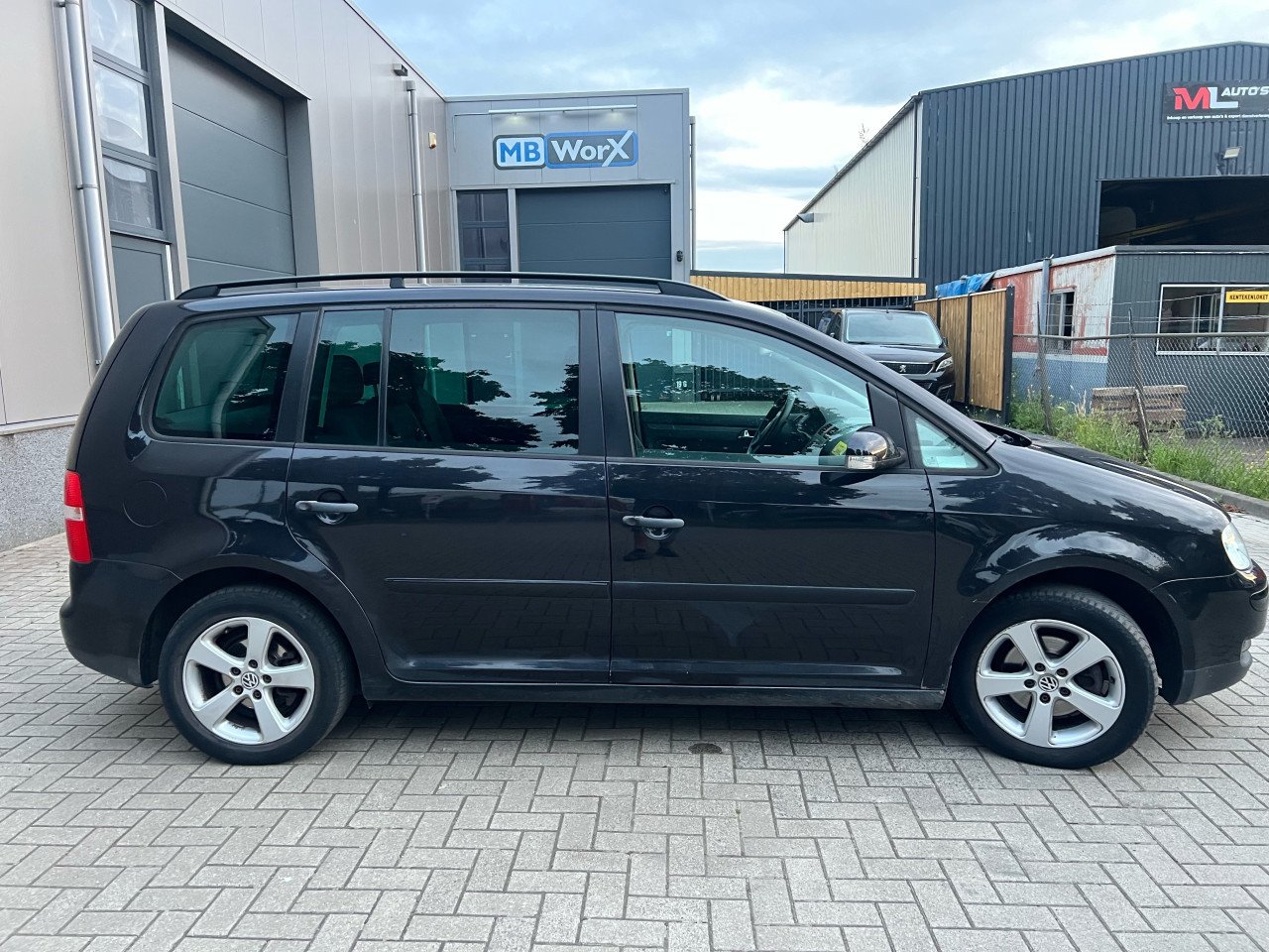 Volkswagen Touran 1.6-16V FSI Jaar Apk