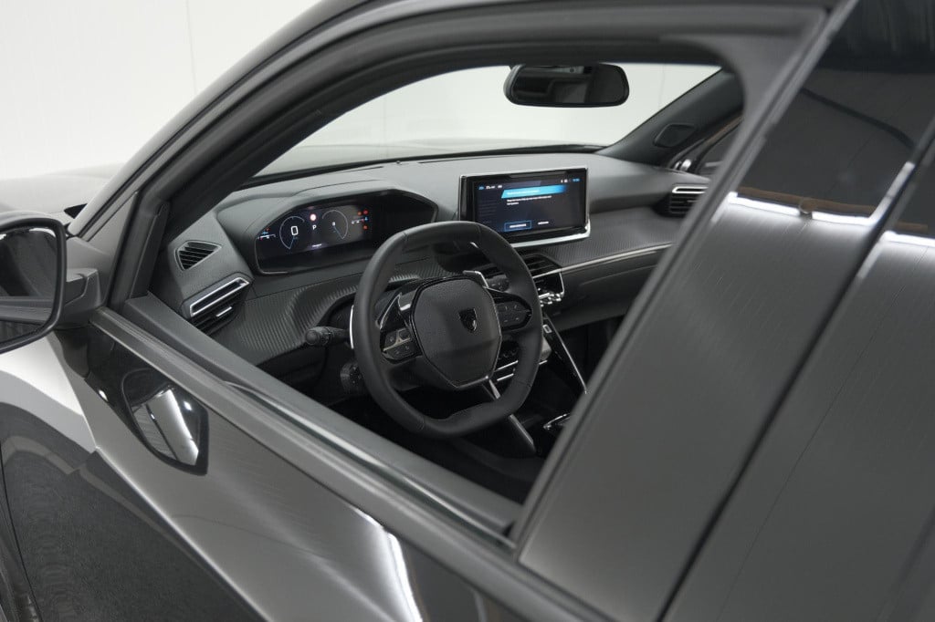 Peugeot 2008 puretech 130 eat8 allure | 360 camera | adaptieve cruise contr