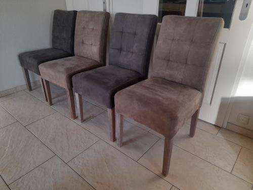 4 Mooie nette stoelen (in goede staat)